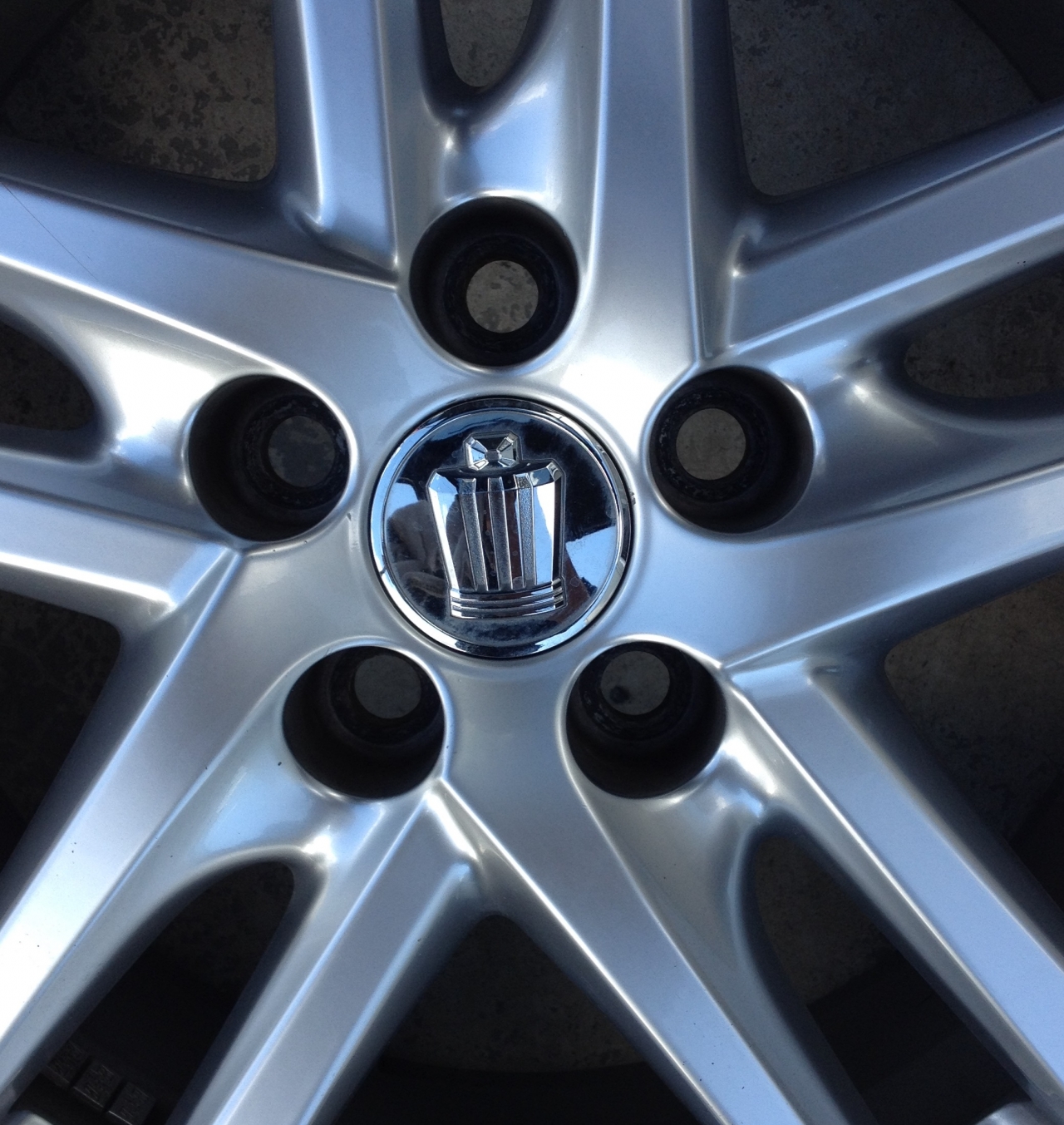 クラウンアスリート　ホイールガリ傷リペアのブログを更新しました。